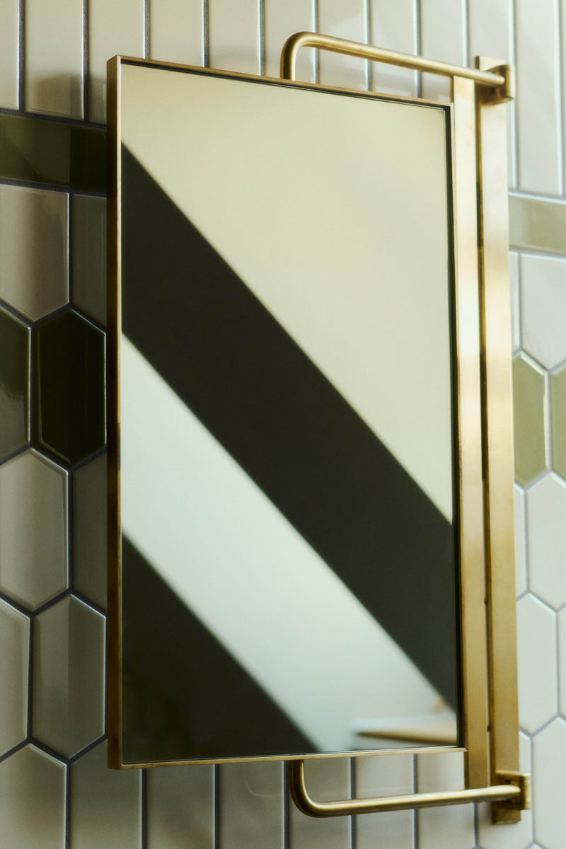 Pivot Mirror 01